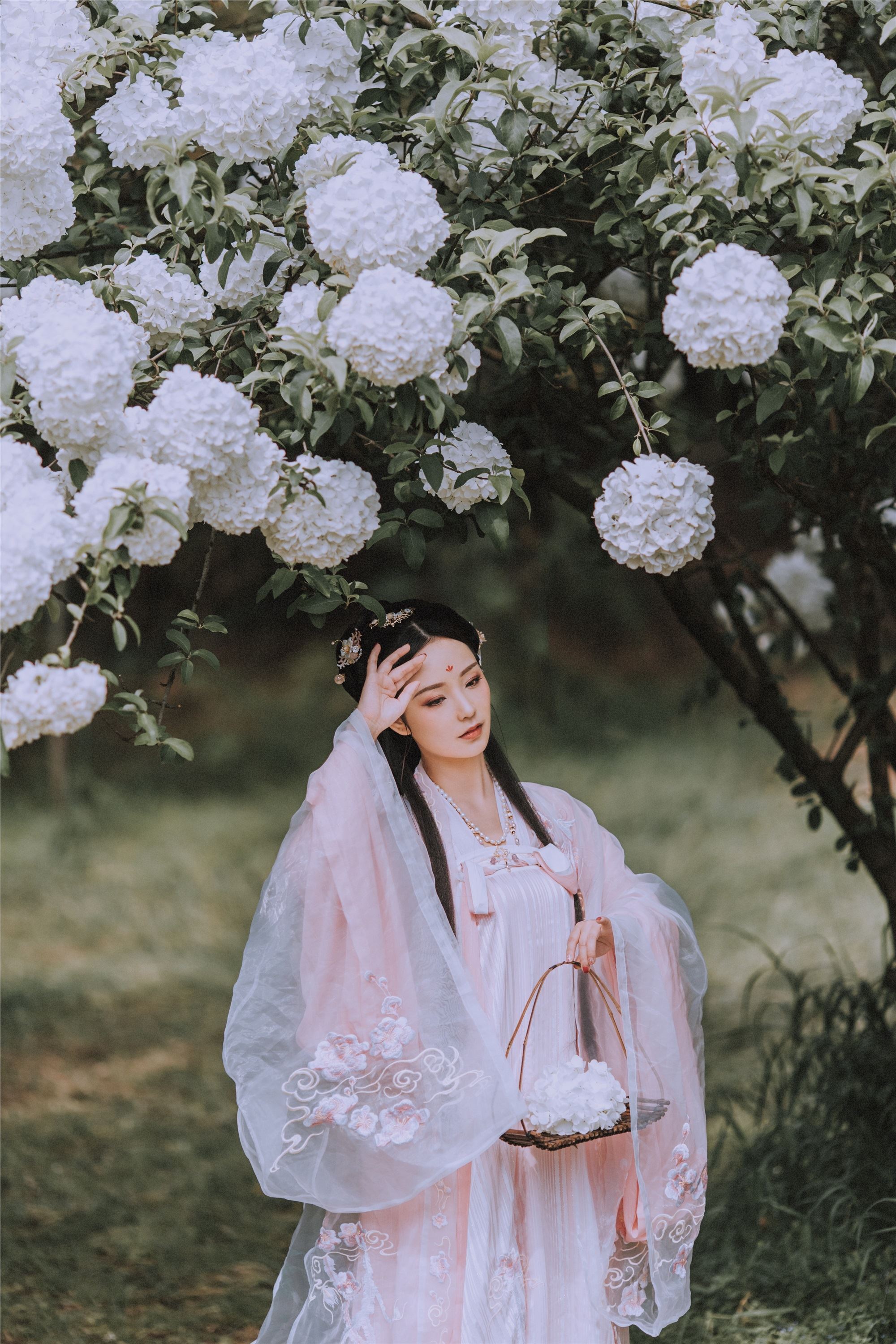 YITUYU艺图语 2021.09.02 满袖春 Seven